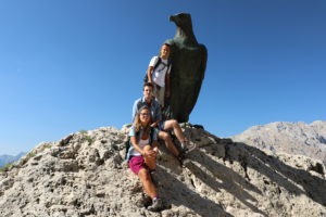 Sotto il monumento a Christomannus